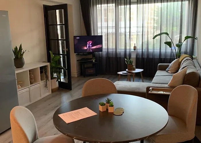 The Scheveningse Meisjes Haag