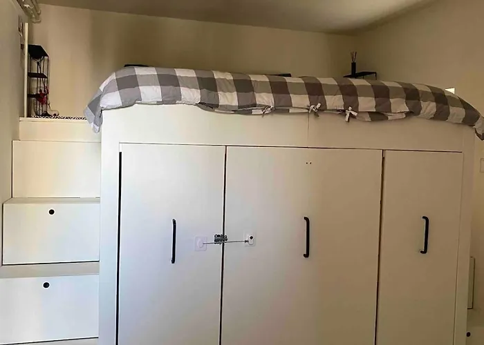 The Scheveningse Meisjes Haag