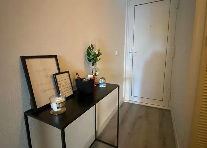 The Scheveningse Meisjes *