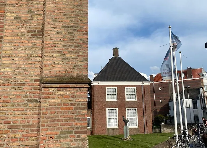 The Scheveningse Meisjes La Haya